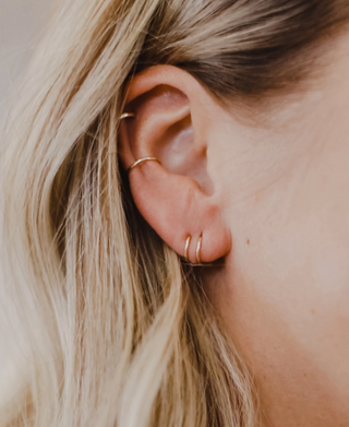 Hello Adorn - Tiny Twist Earrings 8mm