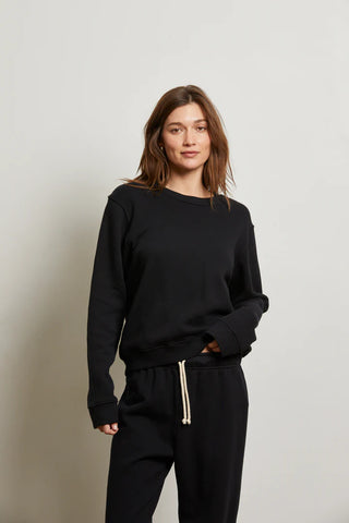 Scarlett Fleece LS Basic Sweatshirt / True Black / Perfect White Tee