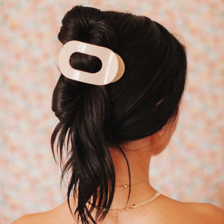Round Flat Hair Clip - Medium - Almond Beige // Teleties