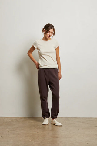 Stevie Fleece Sweatpants / Cocoa / Perfect White Tee