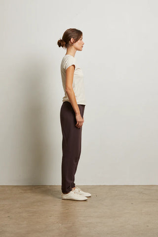 Stevie Fleece Sweatpants / Cocoa / Perfect White Tee