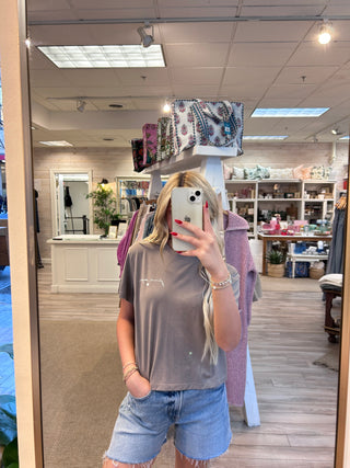 The Cropped Signature Chest Logo Tee - Soft Taupe/Gardenia // Favorite Daughter