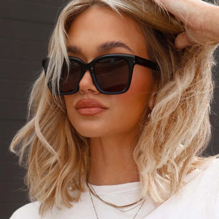 DIFF Meredith Black + Grey Sunglasses