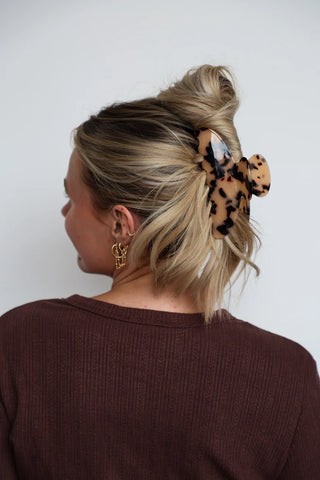 Kaxi Oversized Acetate Claw