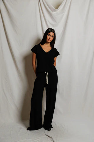 Shakira Japanese Structured Pant - True Black // Perfect White Tee