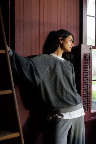 Oversized Ziggy Reverse Crewneck - Dark Heather Grey // Perfect White Tee