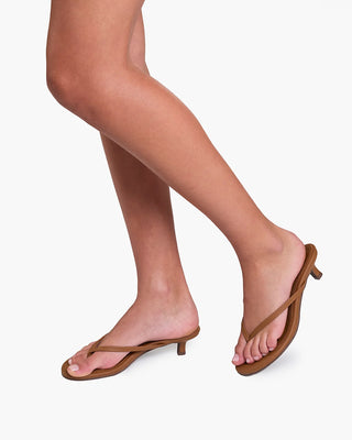 Julia Leather Flip Flops - Camel // Tkees
