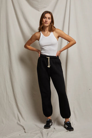 Michelle Fleece Jogger / True Black / Perfect White Tee