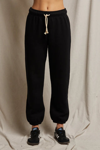 Michelle Fleece Jogger / True Black / Perfect White Tee
