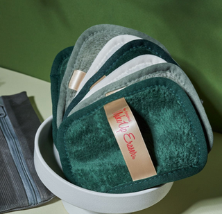 Eat Your Greens 7 Day Makeup Eraser Set