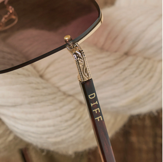 The Wildflower-Sequoia Tortoise Brown//DIFF