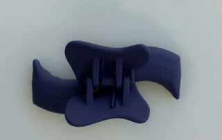 Kaxi Wavy Mini Hold Everything Claw Clip