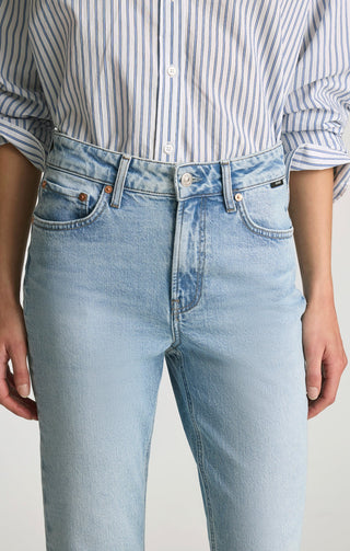 New York Straight Leg Jeans - Light Brushed Classic Blue // Mavi