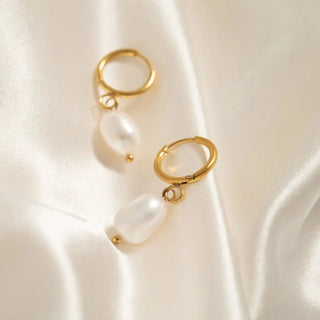 Huggie Hoop with Freshwater Pearl Earring - Gold 18k PVD