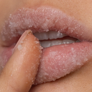 Pomegranate Peach Lip Scrub // Poppy and Pout