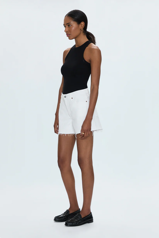 Kennedy Mid Rise Short - Antique White // Pistola