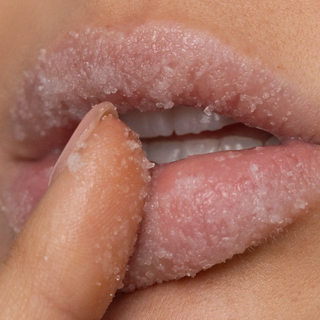 Pink Grapefruit Lip Scrub // Poppy and Pout