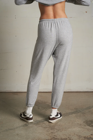 Mare Brushed Sweater Jogger - Heather Grey // Perfect White Tee
