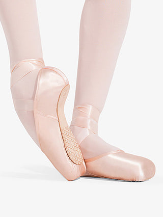 1142W Ava Pointe Shoe