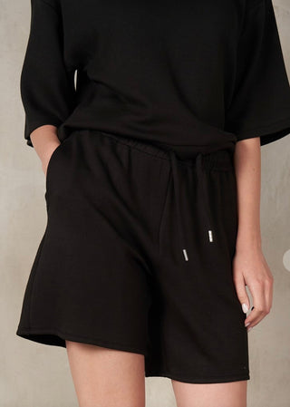 Gwen Mid Length Short- Black