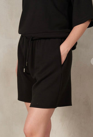 Gwen Mid Length Short- Black