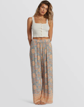 Billabong // Follow Me 2 Elastic Waist Pants - Western Sky