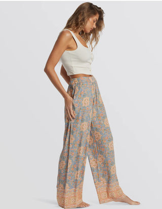 Billabong // Follow Me 2 Elastic Waist Pants - Western Sky