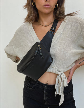 Mandrn // Remy Crossbody- Black