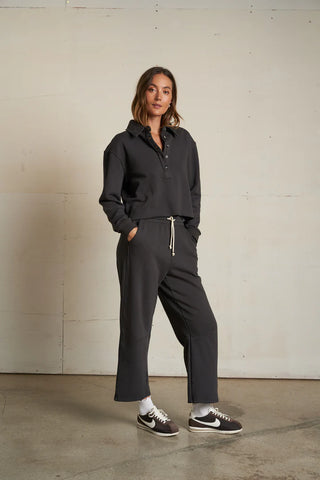 Fallon Fleece Barrel Sweatpants / Vintage Black / Perfect White Tee
